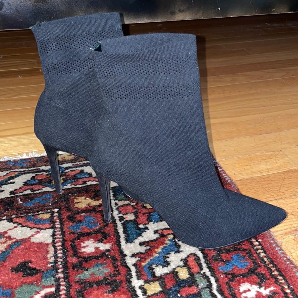 NWOT Steve Madden Sock Booties
